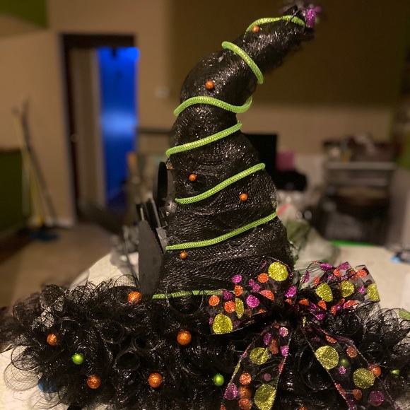 Witches Hat Door Wreath - Picture 2 of 2